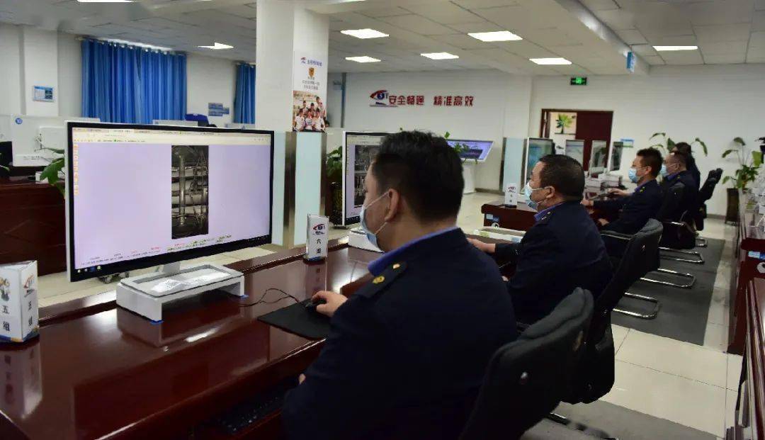 2025新澳门正版免费资木车,探索澳门未来，新澳门正版免费资讯与木车文化